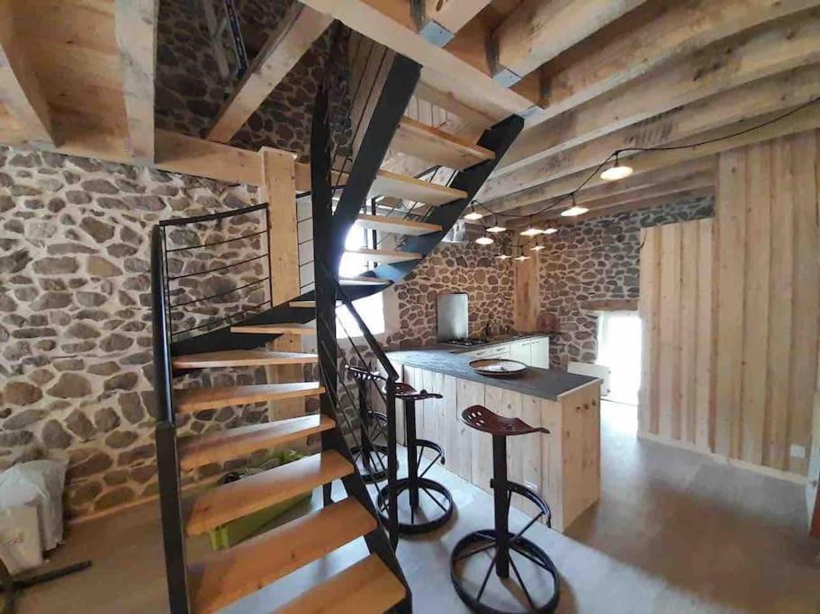 La Grange De La Gratade Villa Rochefort-Montagne Екстериор снимка