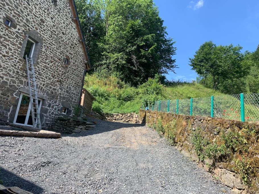 La Grange De La Gratade Villa Rochefort-Montagne Екстериор снимка